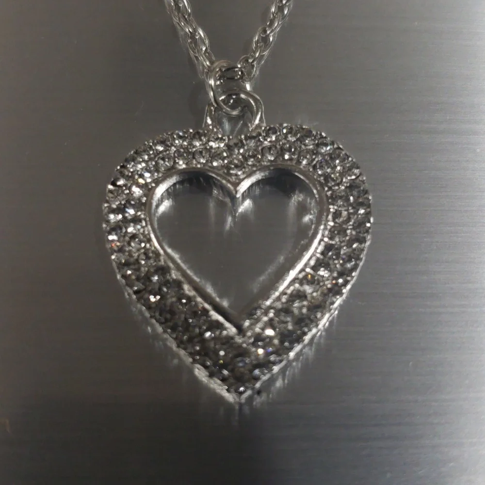 Silver Sparkling Heart Pendant Necklace & Stud Earrings - Women' Fashion Jewelry